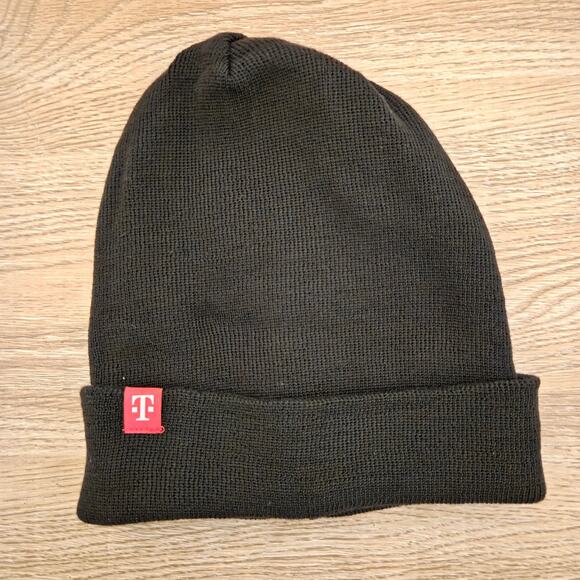 T-Mobile Pink & Black Reversible Beanie Snow Cap Logo Branded Size Adult OSFM - Picture 2 of 5